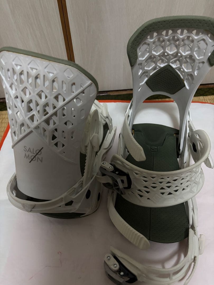 SALOMON スノーボード　ハイランダー　 ビンディング S ホワイト