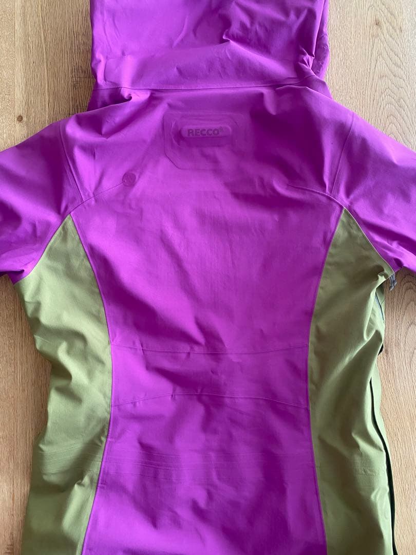 パタゴニア　ゴアテックス　　スノボーウェア　recco