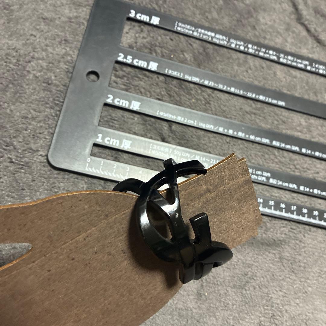 サンローラン　カサンドラ　ロゴ　ysl バングル　ブレスレット　0710