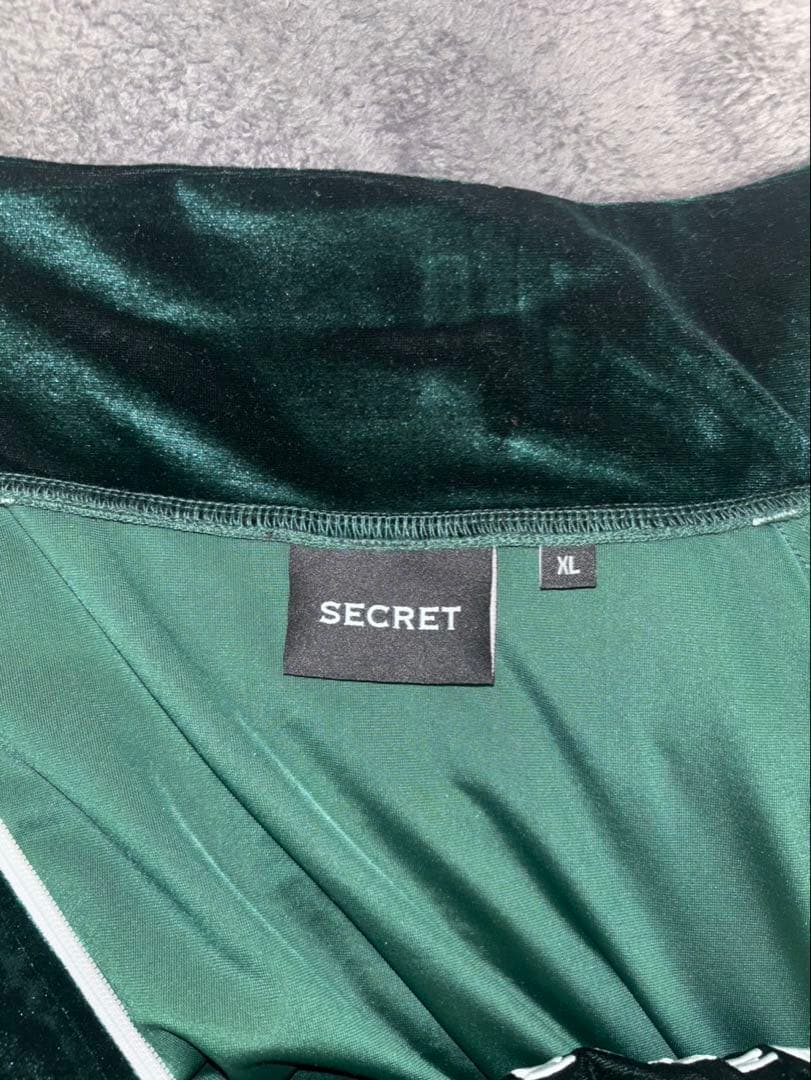《新品》 SECRET ベロアセットアップ　グリーン