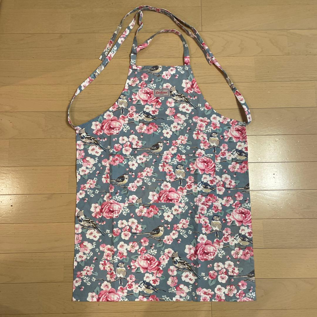 Cath Kidston キャスキッドソン エプロン 鳥.花柄グレーベース - メルカリ