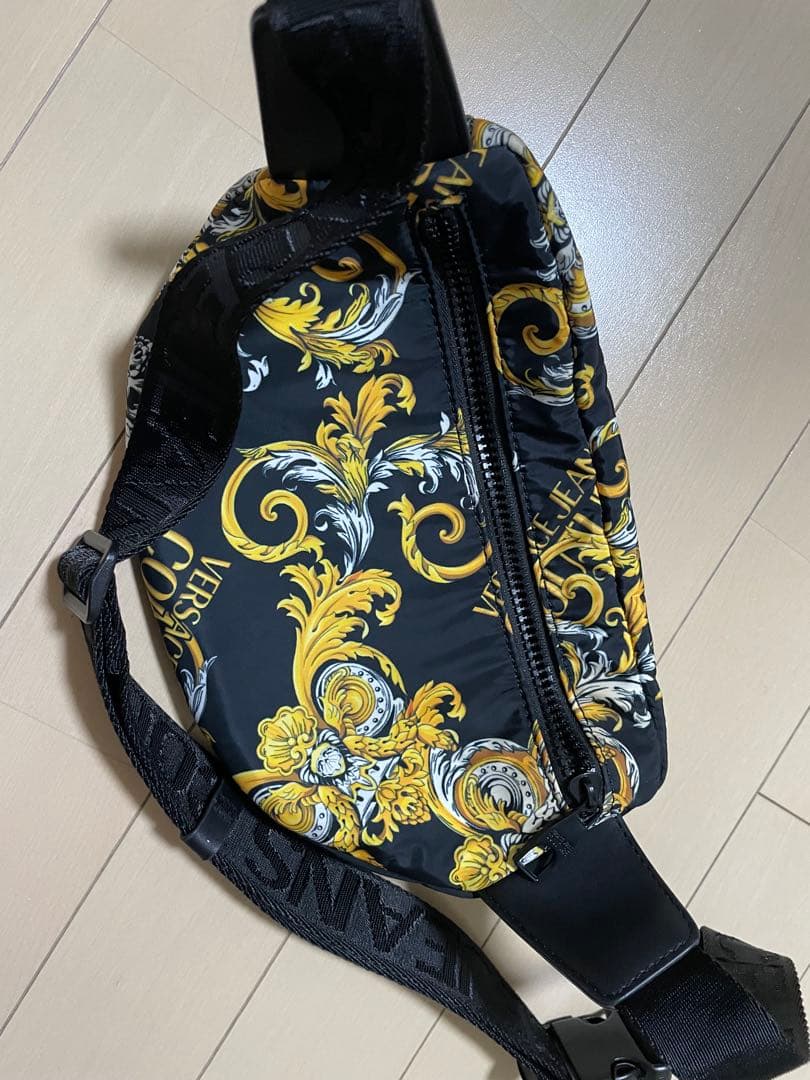 VERSACE JEANS COUTURE ボディバッグ