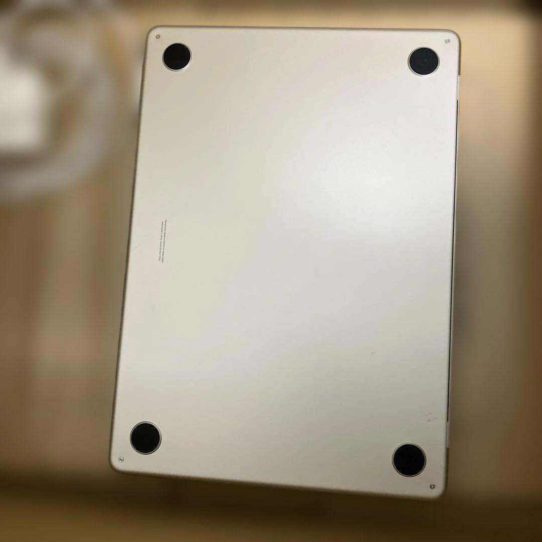 び*K様 MacBook Air 本体と充電器のみ