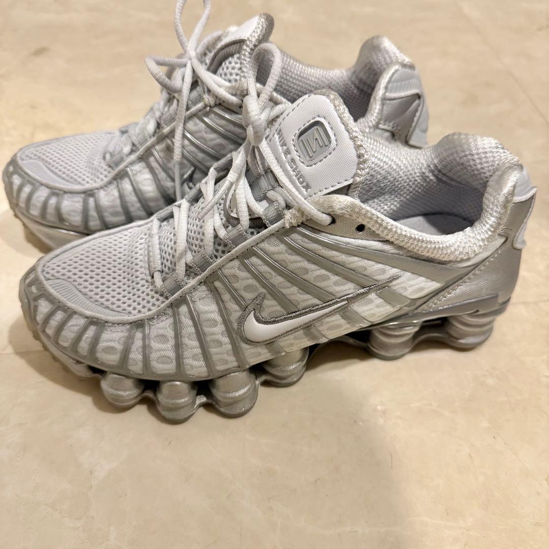 ナイキ ショックス TL シルバー