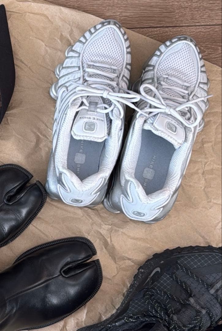 ナイキ ショックス TL シルバー