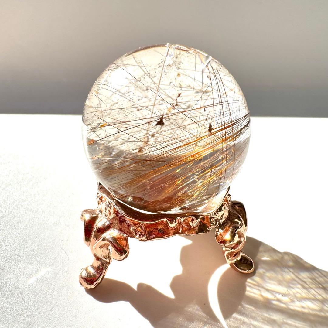 ルチルクォーツ 水晶 丸玉 30.6mm 台座付き