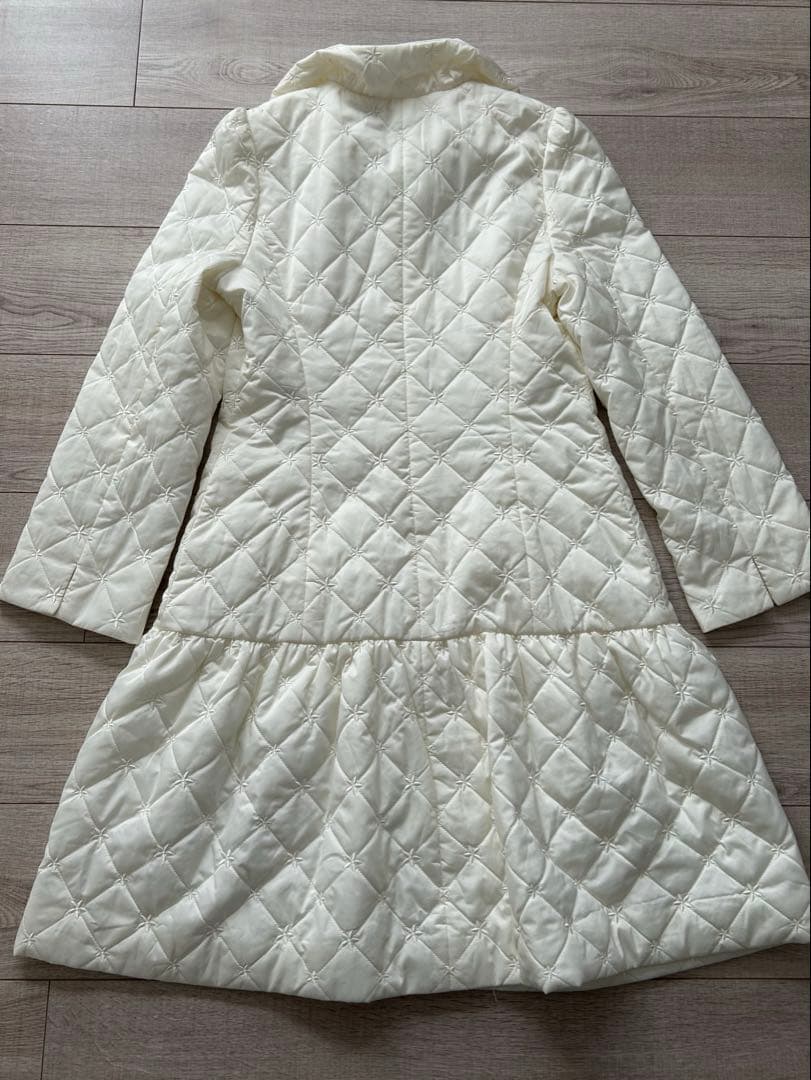 エムズグレイシー キルティングコート ペプラム ダブルジップ 白 38 花刺繍
