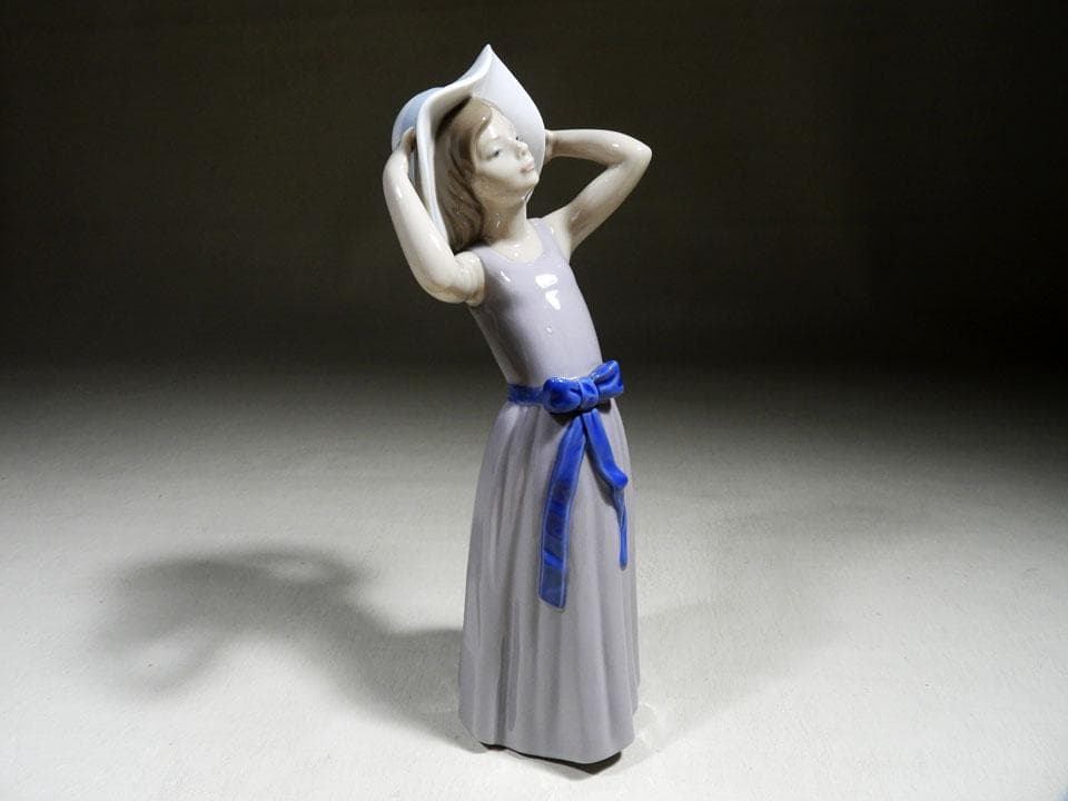 ●リヤドロ 70s 若草色の少女 5011 フィギュリン 陶器 高さ26.5㎝