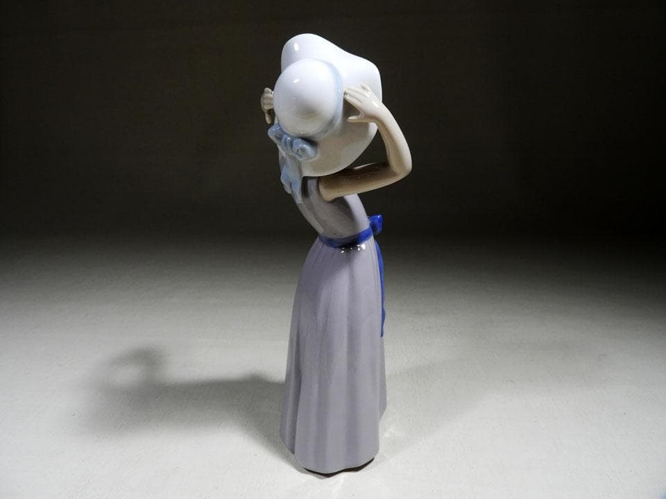 ●リヤドロ 70s 若草色の少女 5011 フィギュリン 陶器 高さ26.5㎝