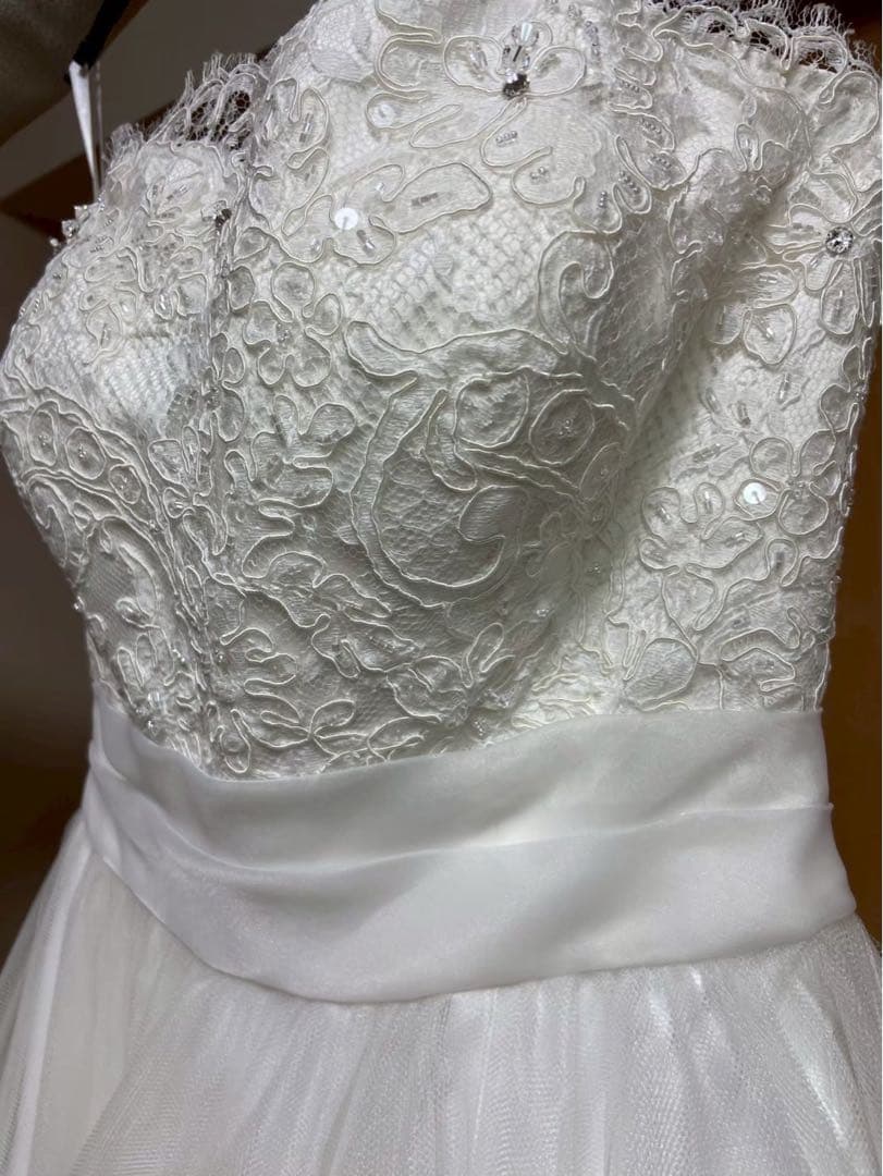 ホワイト Aライン ウェディングドレス