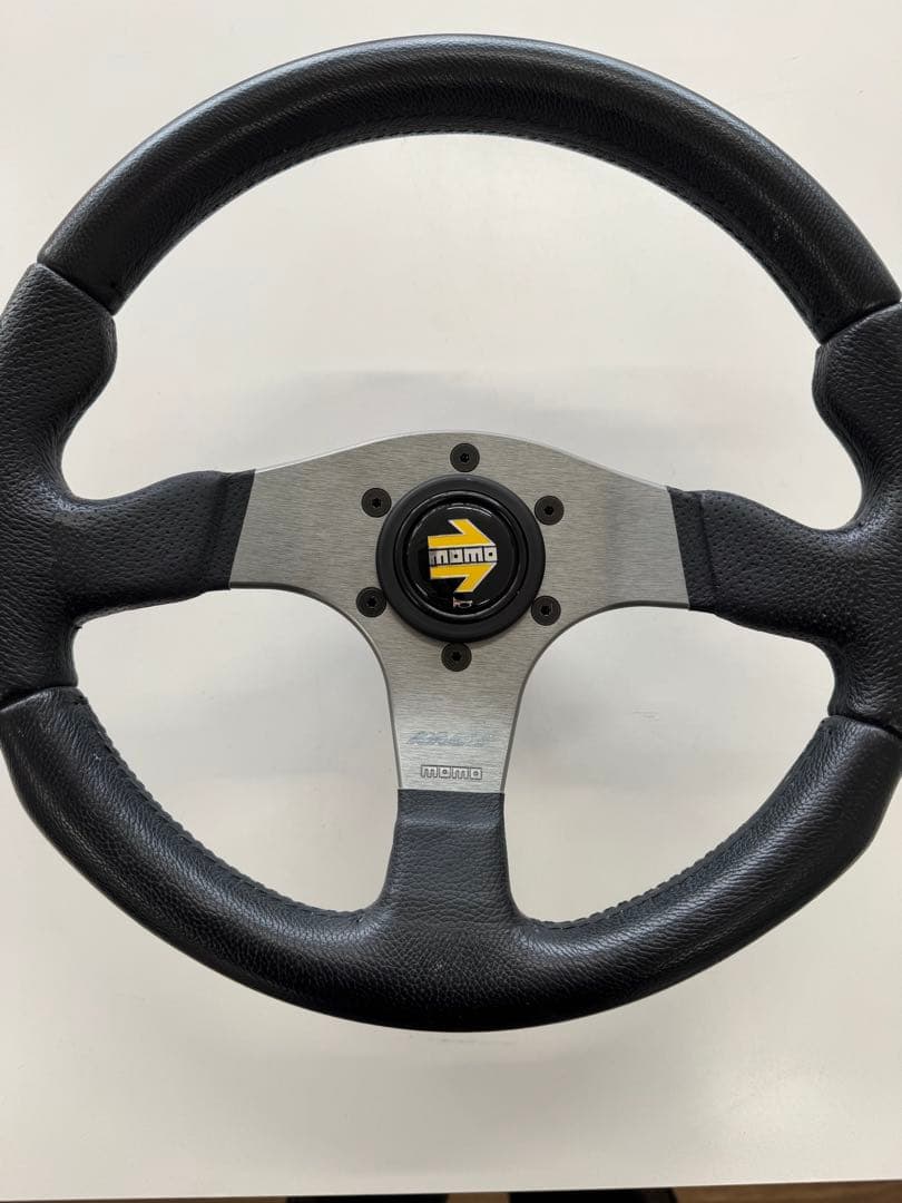 MOMO RACE ステアリング Φ32cm（D32）ブラック 本革 正規品 - メルカリ