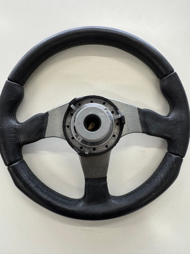 MOMO RACE ステアリング Φ32cm（D32）ブラック 本革 正規品 - メルカリ