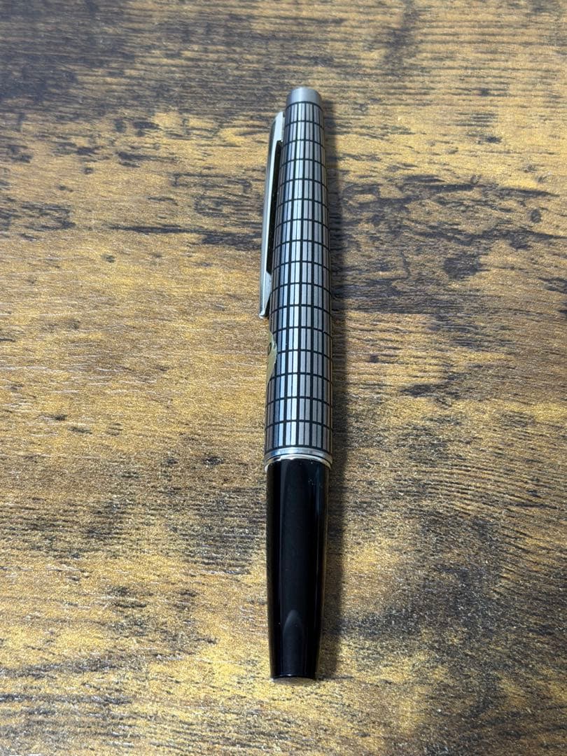 新品未使用　1975年製　蝕刻　エリート　18金　万年筆　パイロット　細字