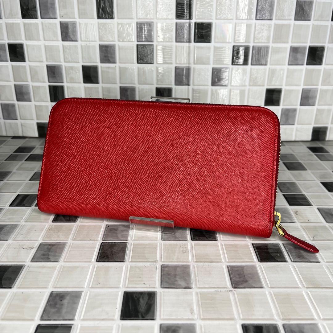 美品 PRADA プラダ 長財布　ラウンドファスナー