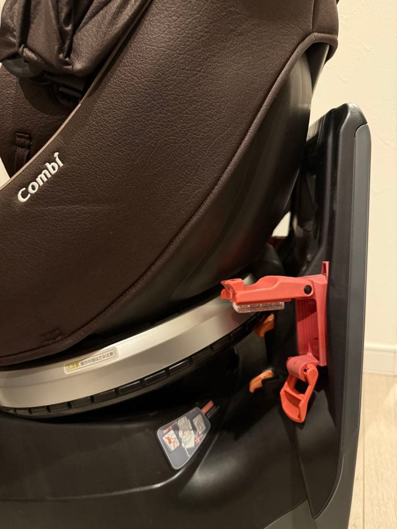 Combi コンビ　チャイルドシート クルムーヴスマート　シートベルト固定式