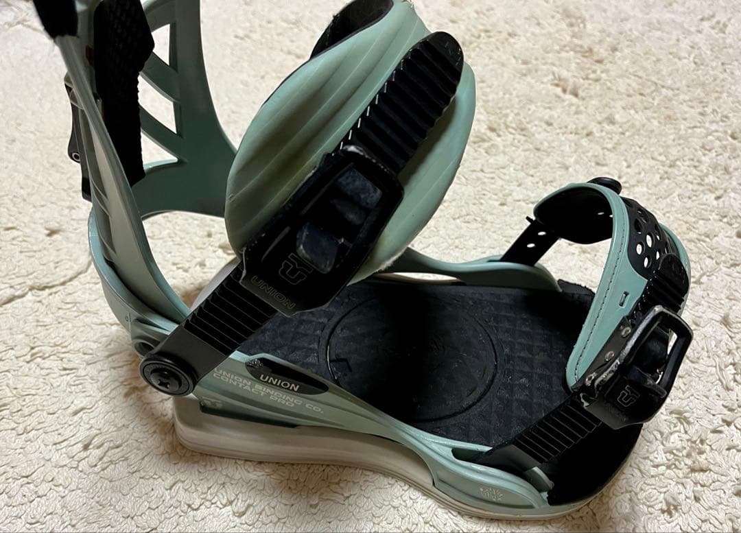 UNION CONTACT PROスノーボードビンディング