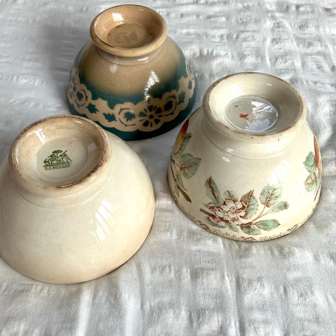 花とフルーツのアンティーク カフェオレボウル 花とフルーツが描かれ