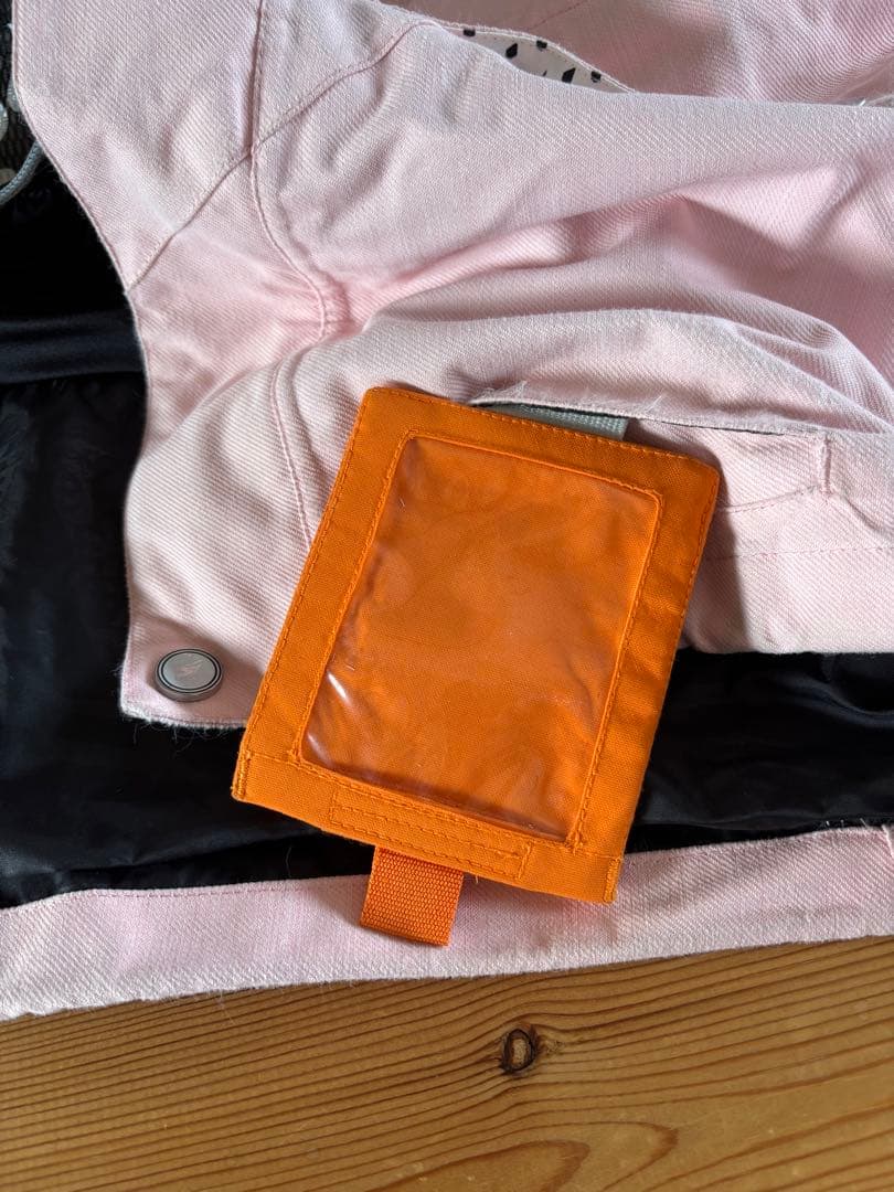 Volcom ピンクスノーボードウェア上下セット(※インナーパット、グローブ)