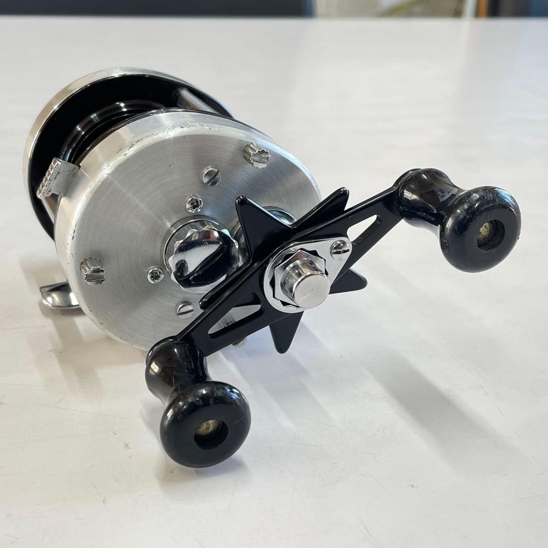 リール PFLUEGER 2800