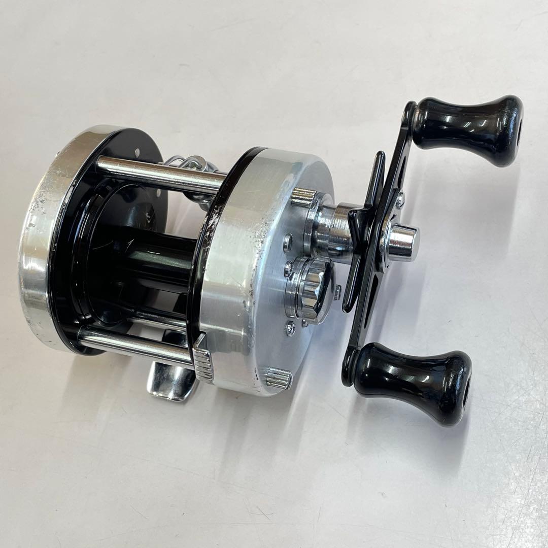 リール PFLUEGER 2800