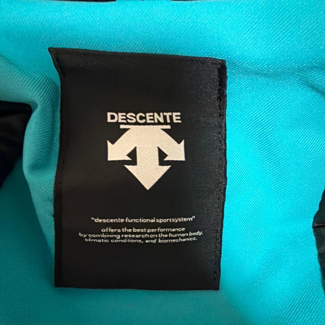 スキーウェア デサント　move sports フード付き