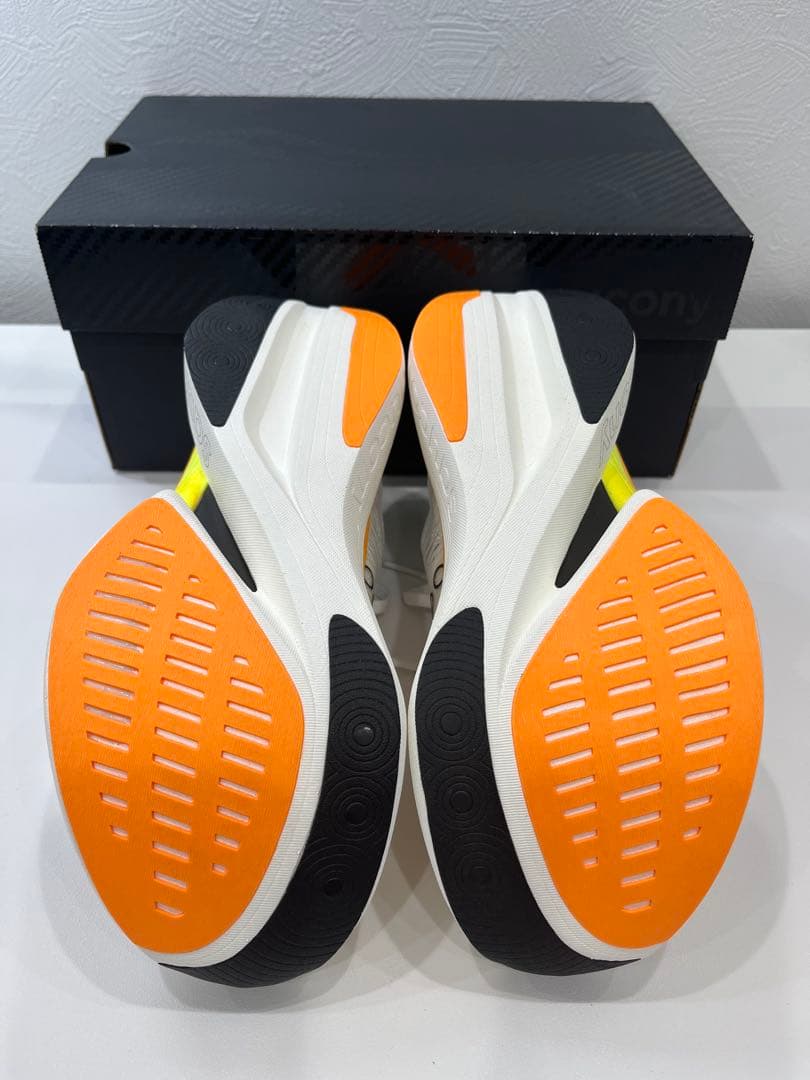 未使用／Saucony エンドルフィンエリート2 25.5cm