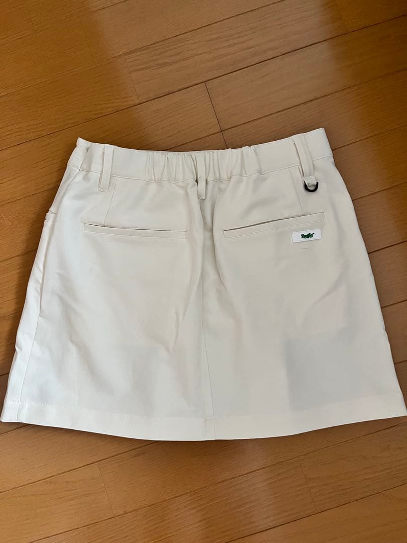 Pacific golf club ホワイト プリーツスカート