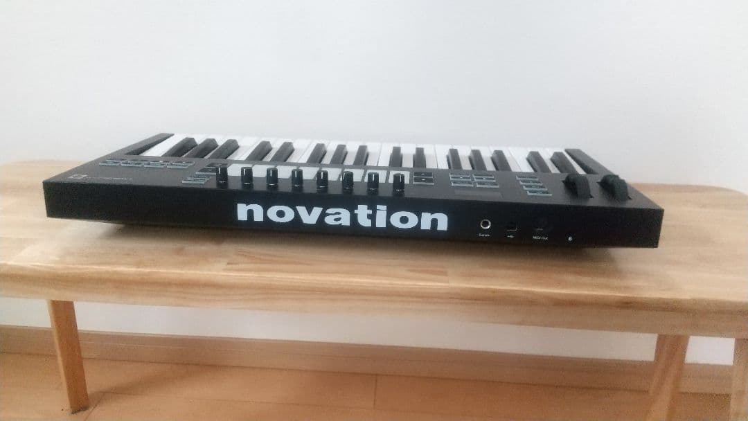NOVATION Launchkey 37 MK3 MIDIキーボード