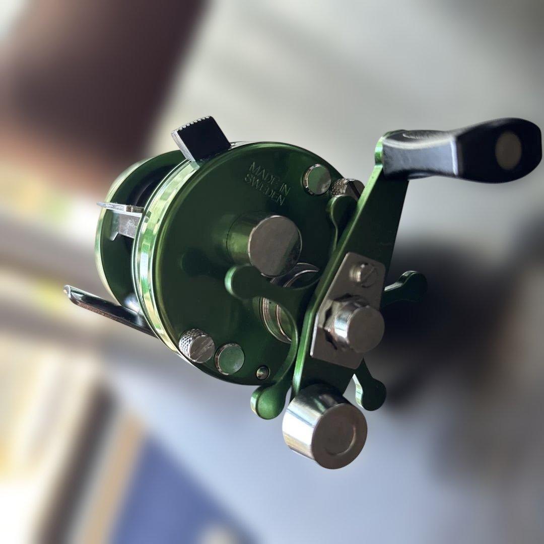 ベ*き様 ABU Ambassadeur 2500 ベイトリール グリーン - メルカリ