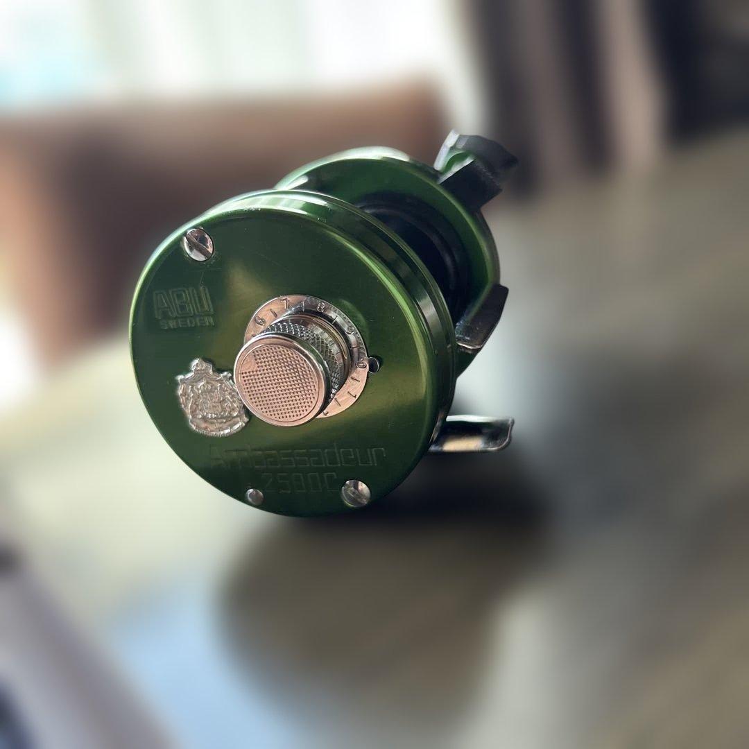 ベ*き様 ABU Ambassadeur 2500 ベイトリール グリーン - メルカリ