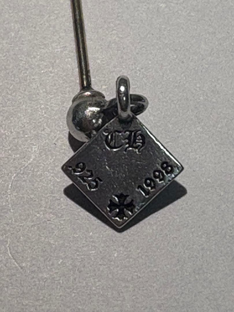 【極美品】 クロムハーツ ピアス CHプラス ピラミッド ドロップ ポスト14K