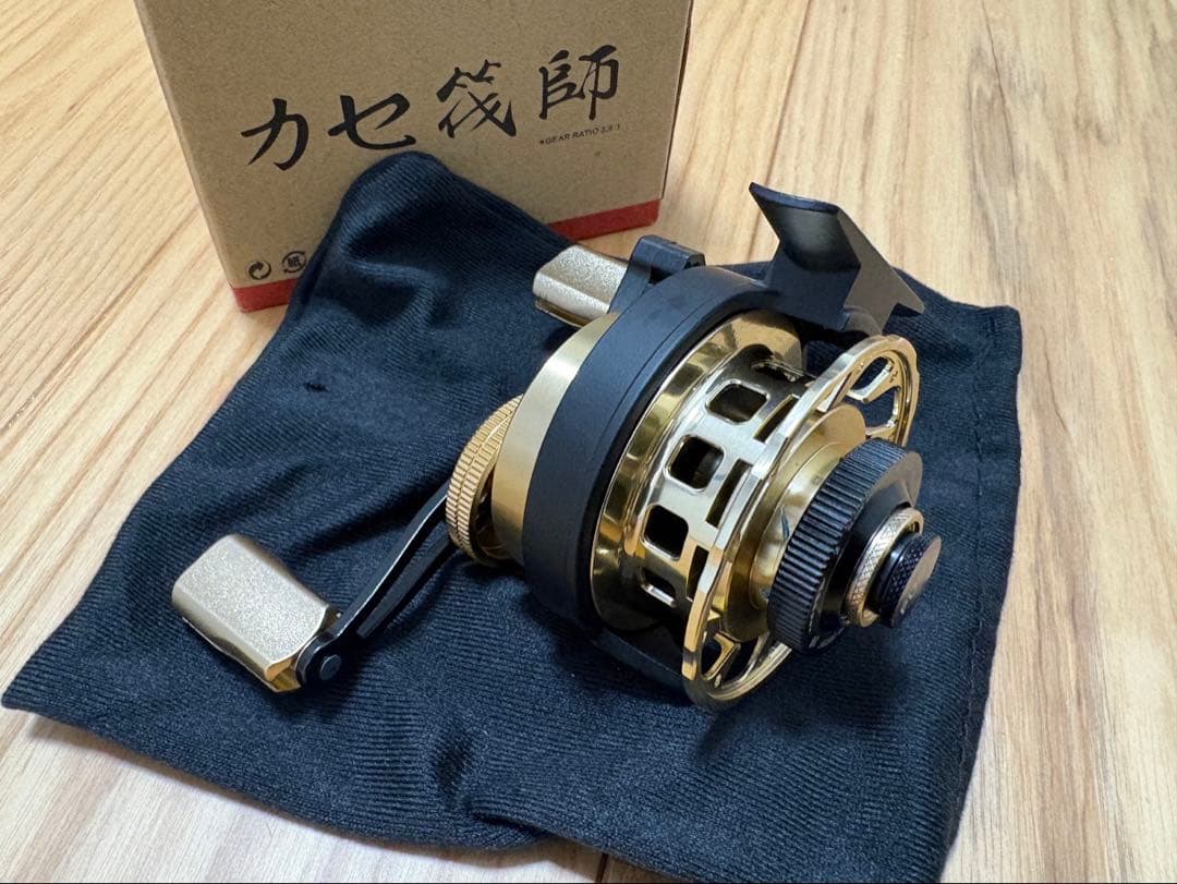 未使用 筏リール 右巻き マグネットブレーキ付 カセリール カセ釣り片