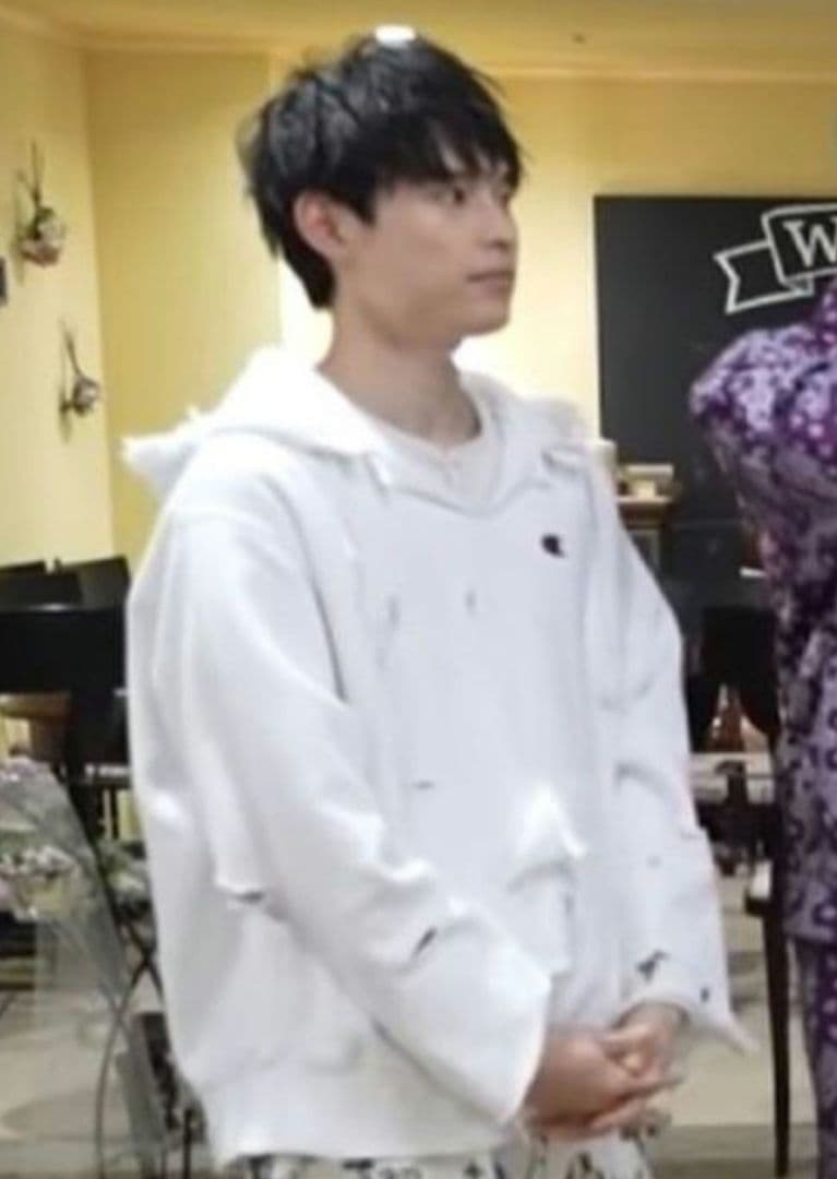 Reebok ダメージスウェット L ブラック 松村北斗 常田大希 - メルカリ