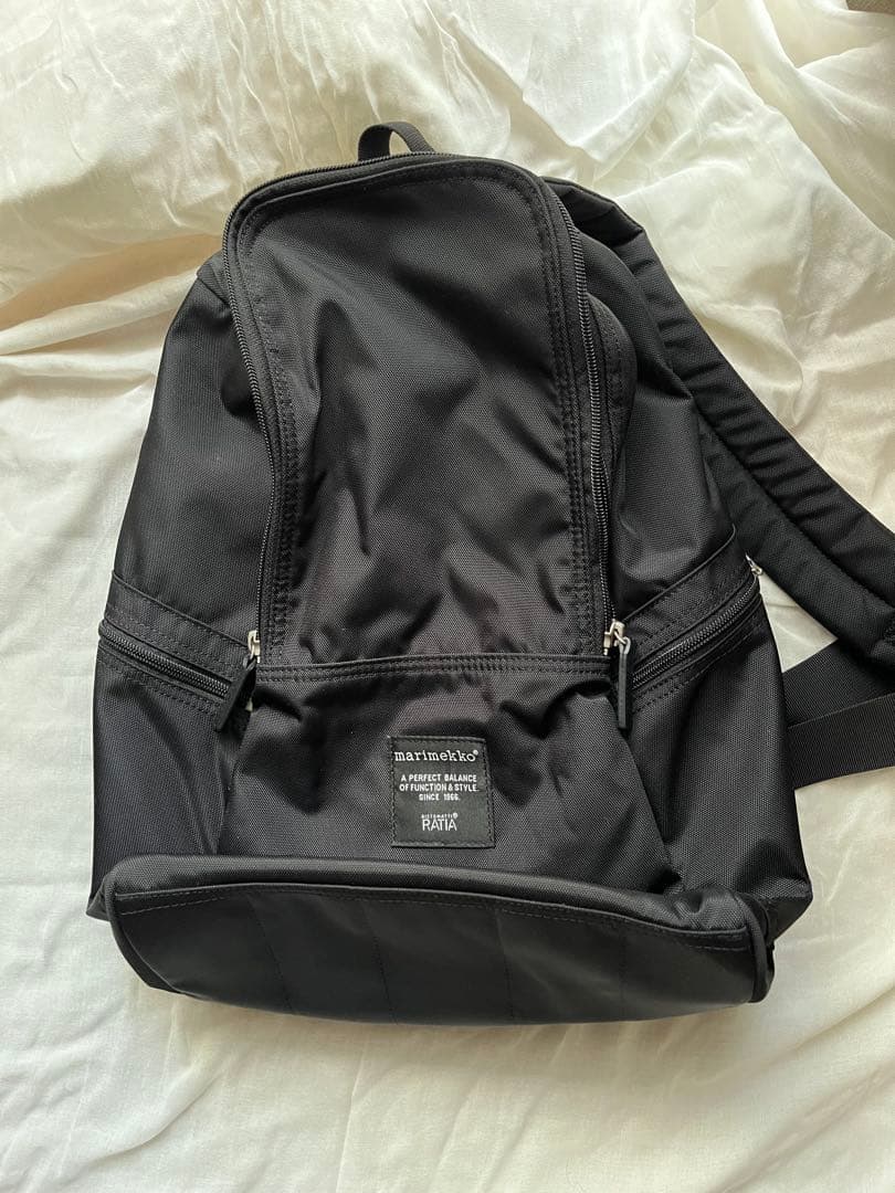 【美品】marimekko Metro バックパック ブラック