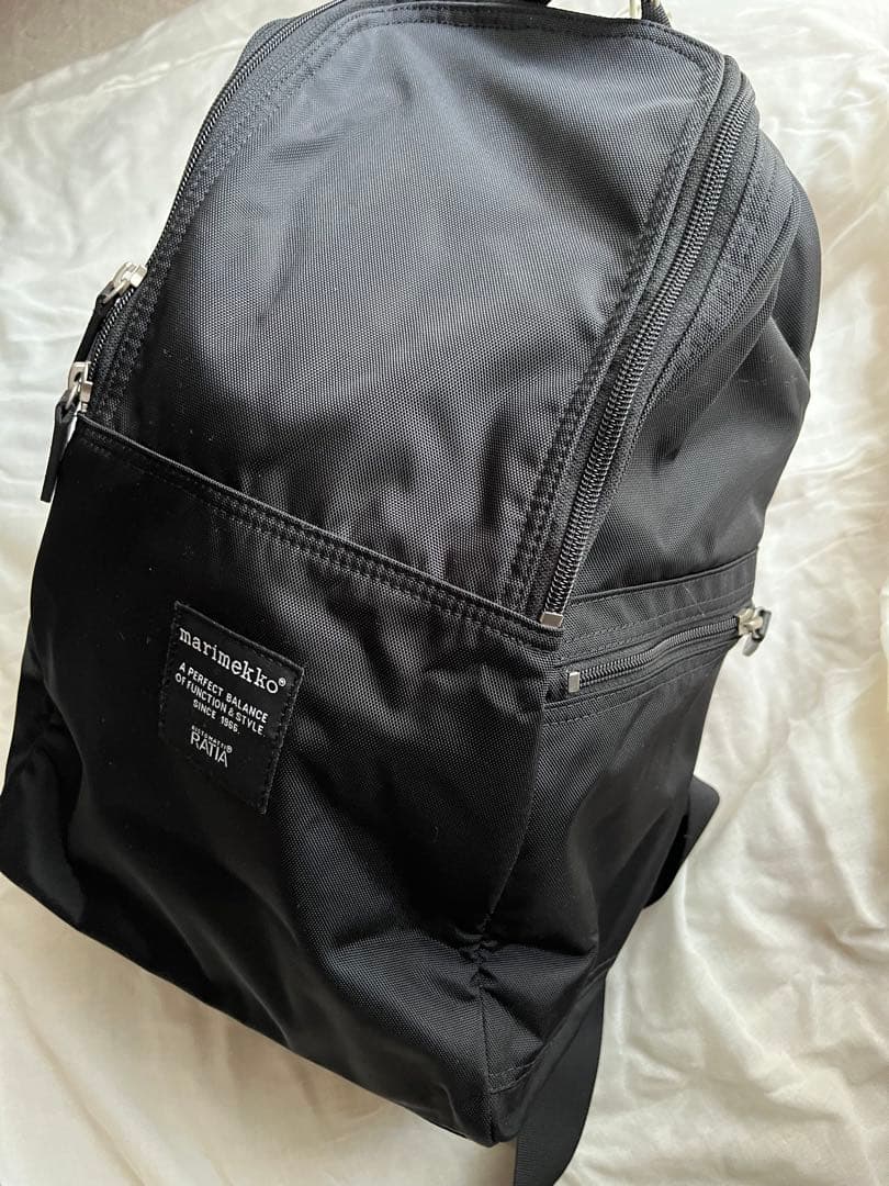 【美品】marimekko Metro バックパック ブラック