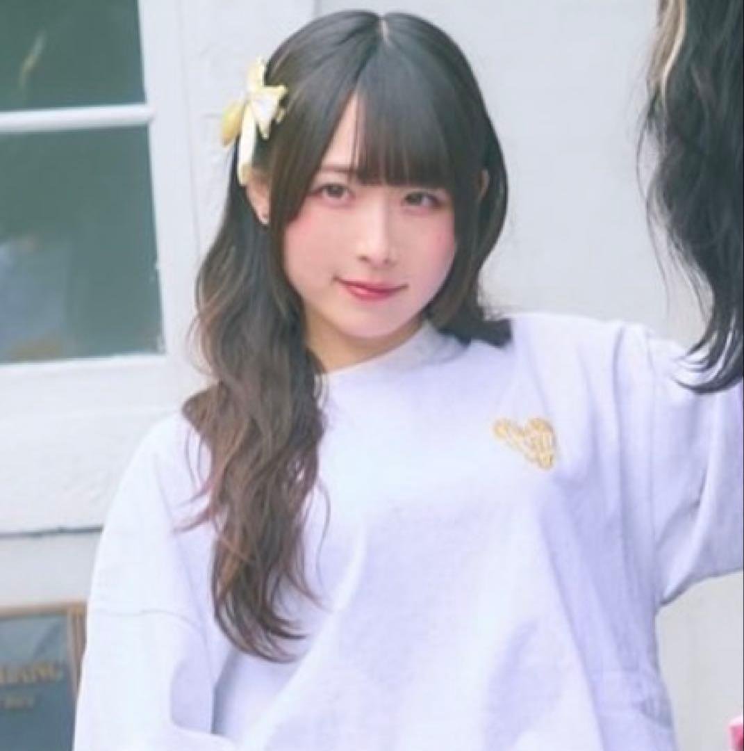 きゅるりんってしてみて 島村嬉唄 Tシャツ Mサイズ しまむら - メルカリ