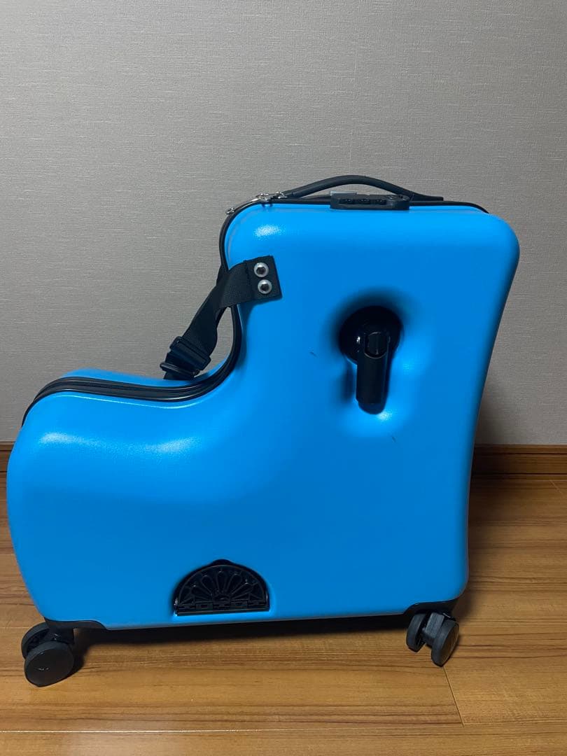 子供が乗れるキャリーケース 取手収納　キッズトラベル