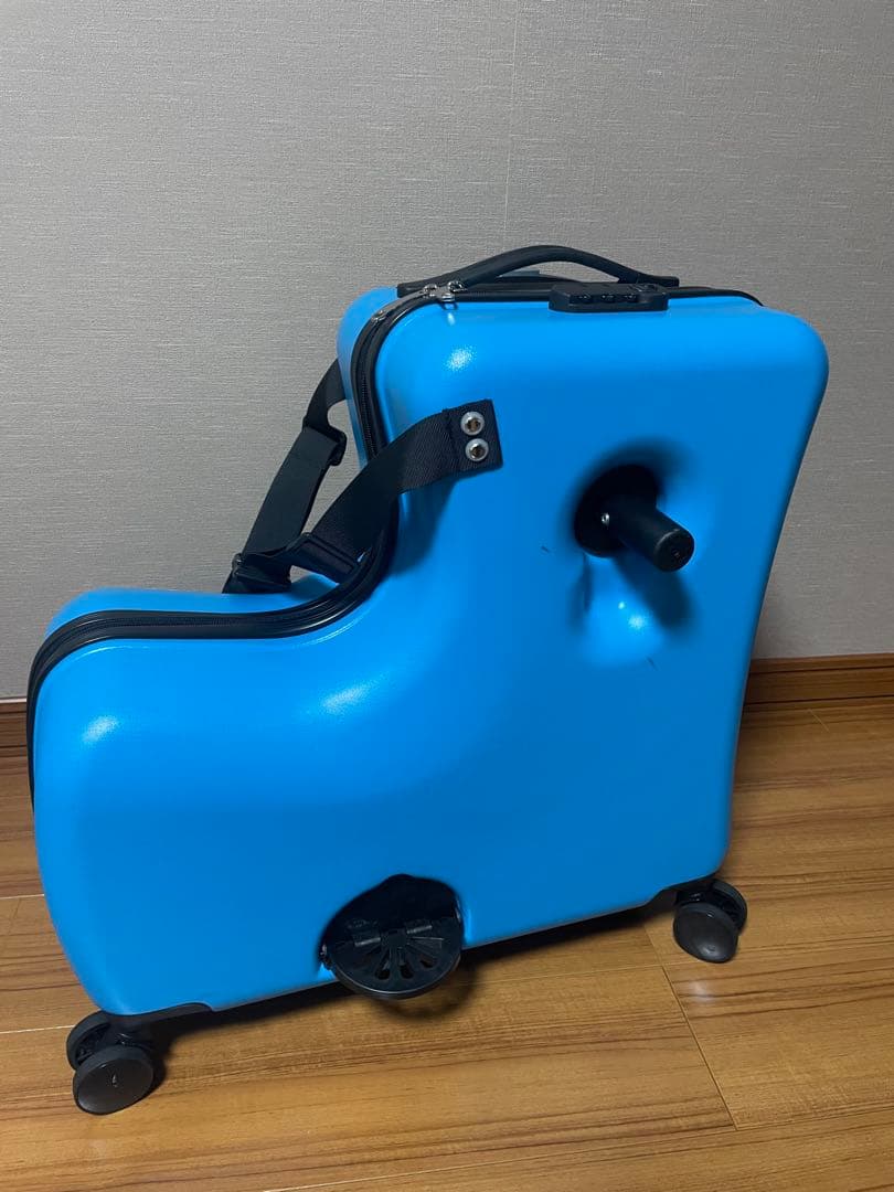 子供が乗れるキャリーケース 取手収納　キッズトラベル