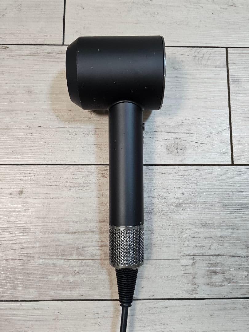 週末数量限定　ダイソン　メンテナンス済み　dyson hd08　ブラック　保証付