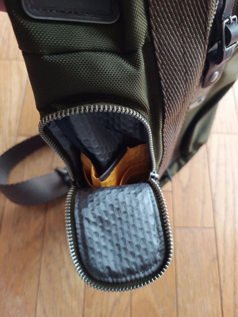 2〜3回使用の極美品 TUMI クロスボディバッグALPHABRAVO