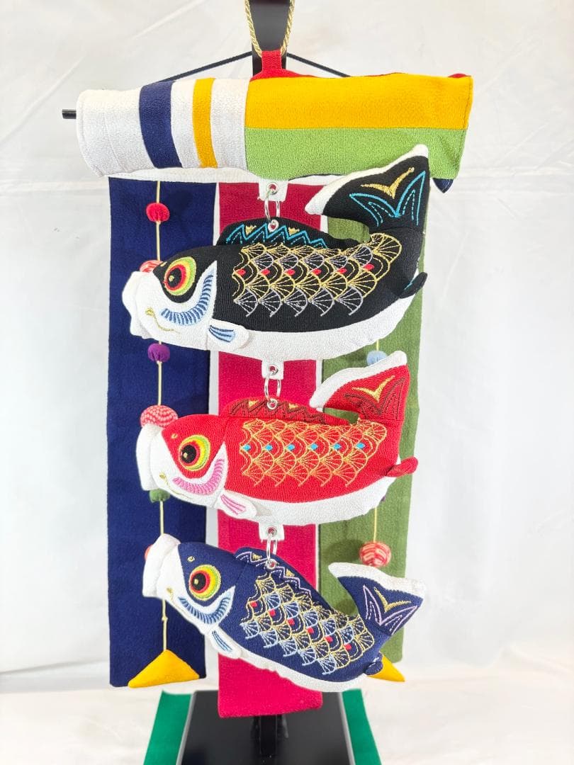 ちりめん鯉のぼり 三色特小(c) ちまき・あやめ付き タペストリー式