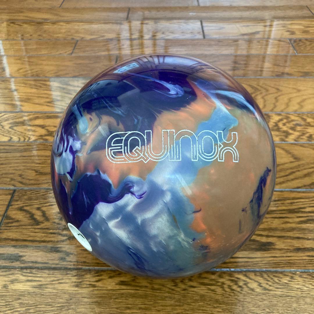 じろろろ様専用』STORM 【イクイノックス】ボウリングボール 14ポンド