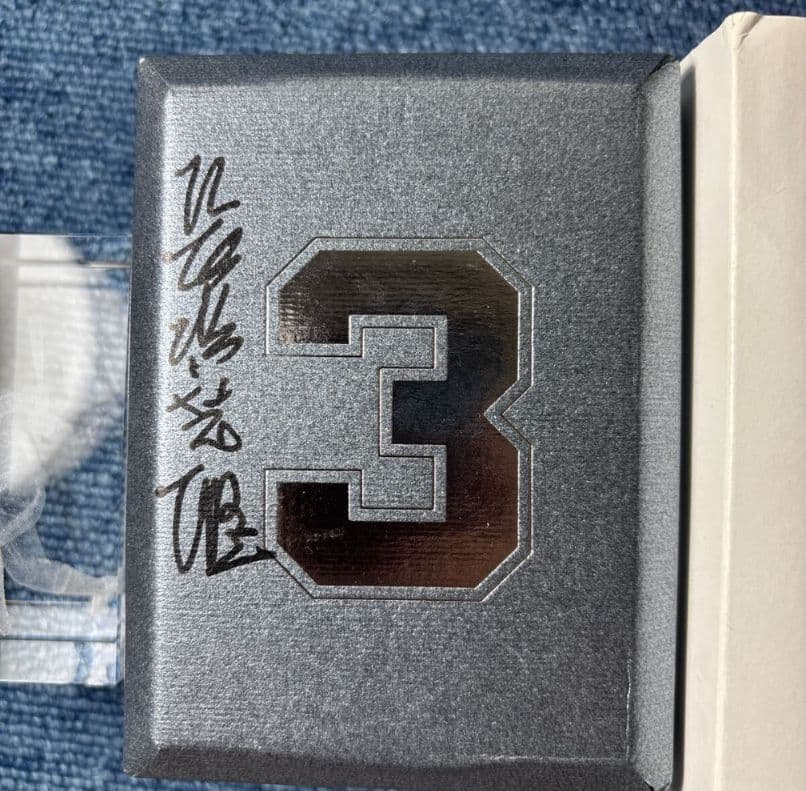 ◇読売巨人軍長嶋茂雄終身名誉監督追悼◇直筆サイン背番号3 3D