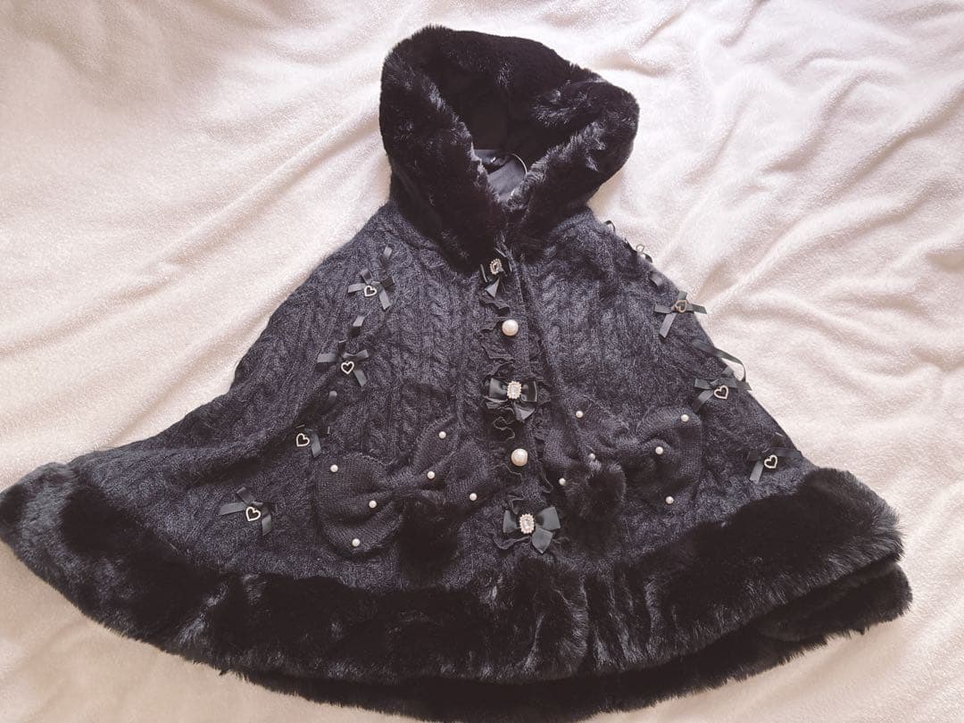 LIZLISA リズリサ ポンポンリボンニットファーポンチョ ブラック 黒