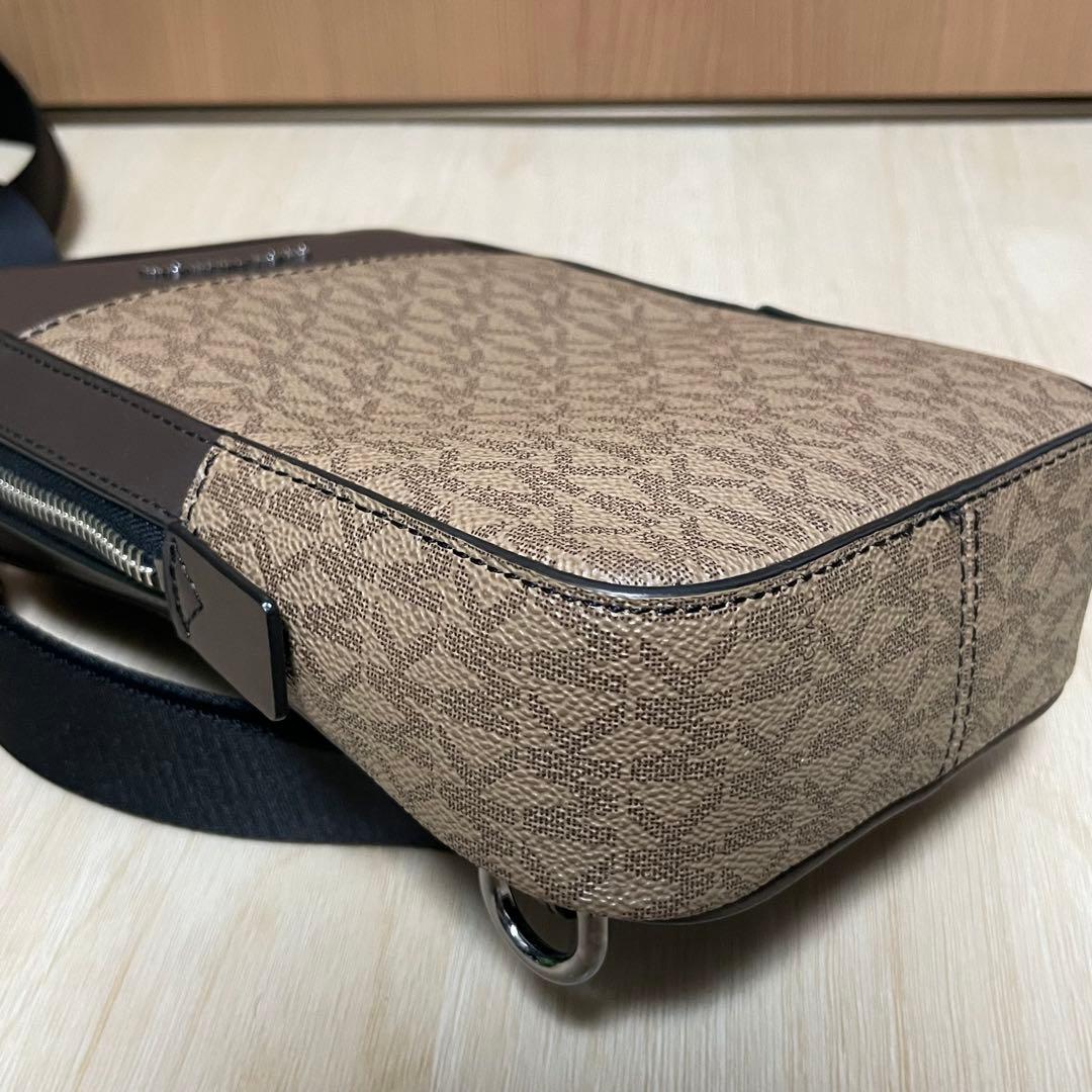 【美品】MICHAELKORS マイケルコース　スリングバッグ　MKシグネチャー