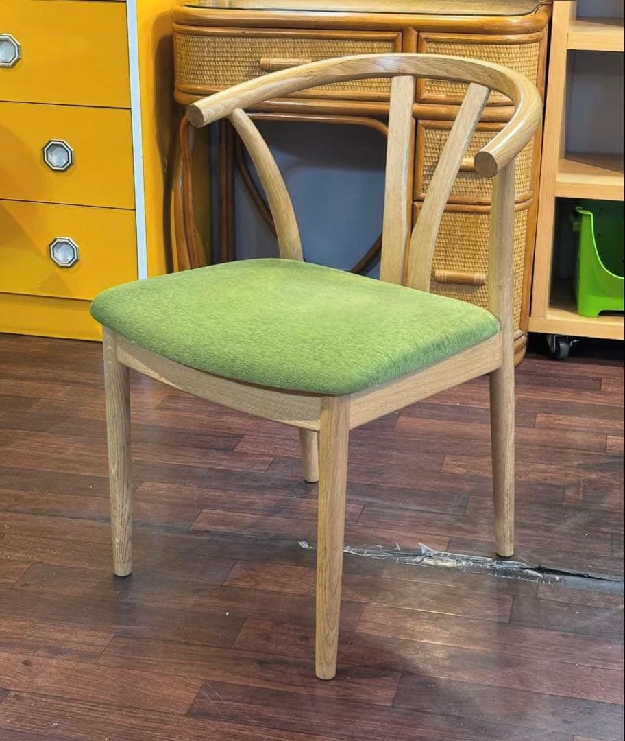 ぱんこページモダンな木製ダイニングチェア