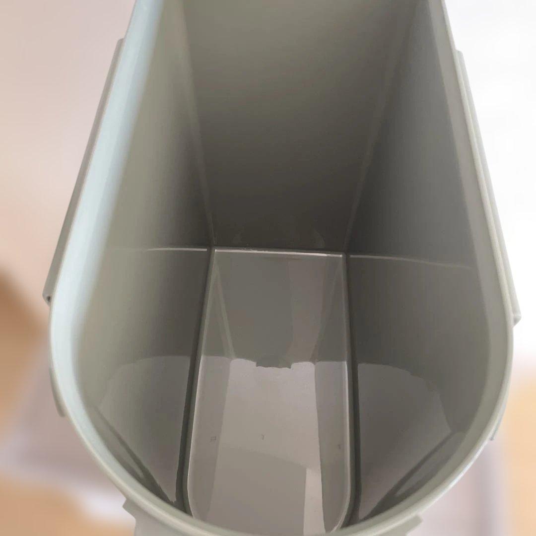 Tupperware キッチンキーパー　米びつ グレー 楕円形