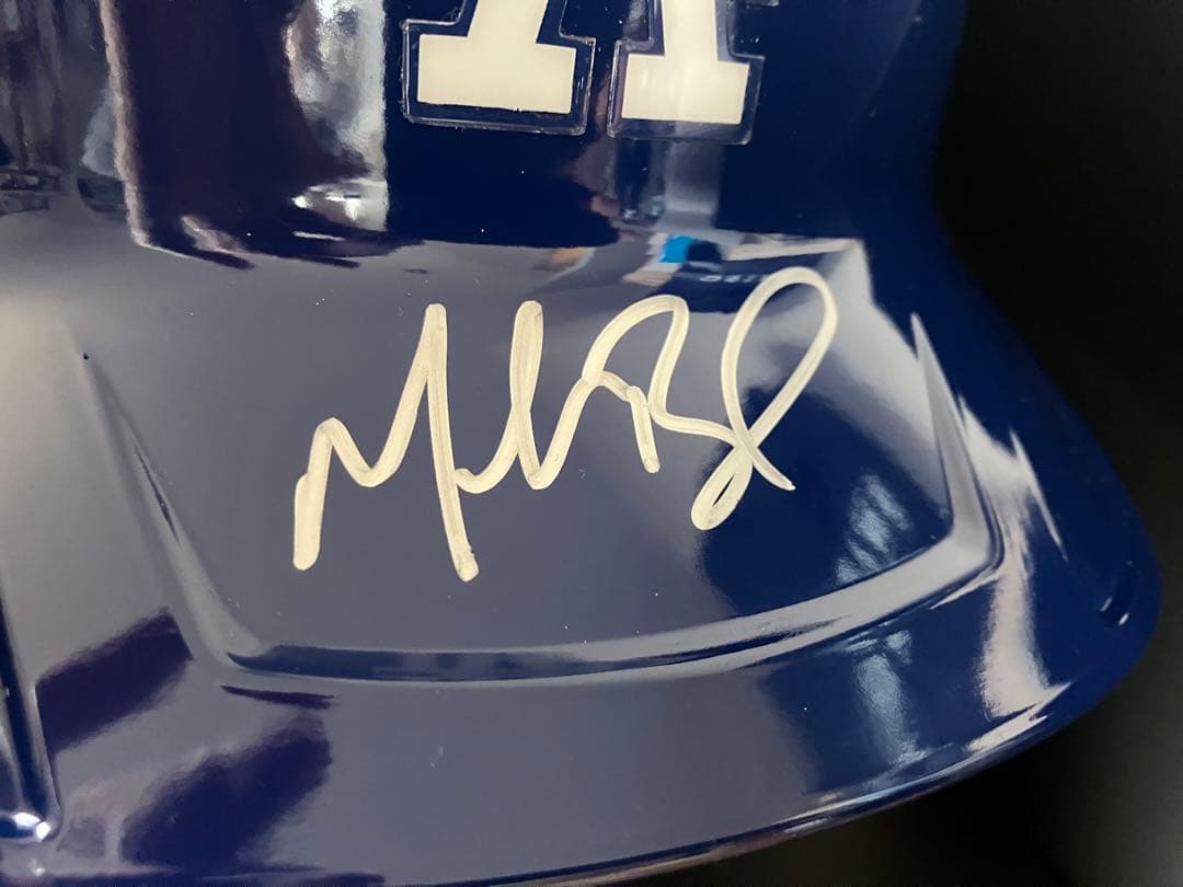 ムーキーベッツ 直筆サイン入り ヘルメット 大谷翔平 所属 MLB