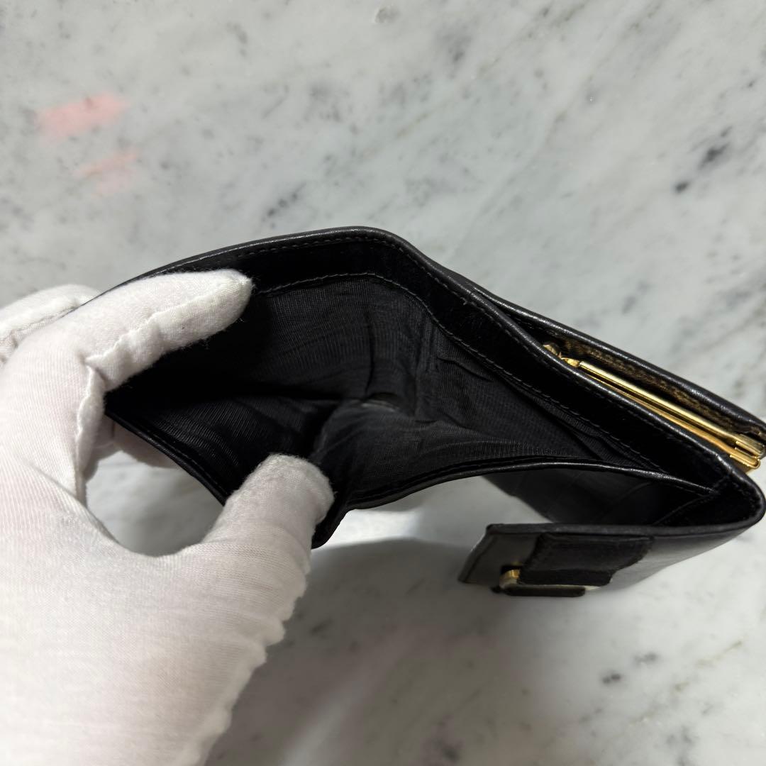 サルヴァトーレフェラガモ 三つ折り財布 ブラック ゴールド ヴァラリボン がま口