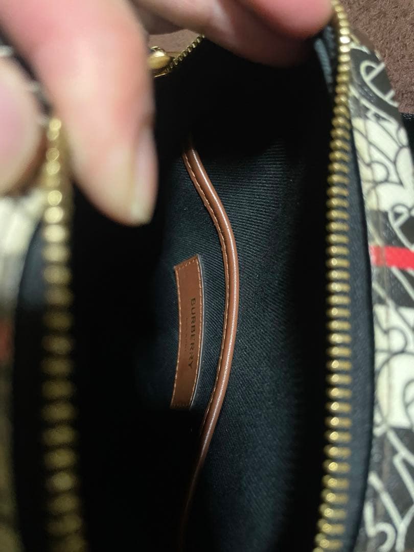 Burberry TBロゴショルダーバッグ